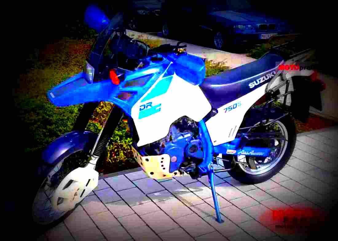 Suzuki DR Big 750 S (reduced effect) 1989 2 motorbike A4 Photo Print
