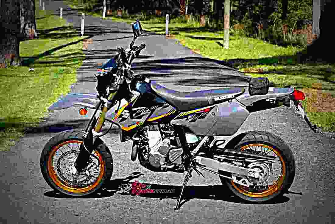 Suzuki DR Z400SM 2017 3 motorbike A4 Photo Print