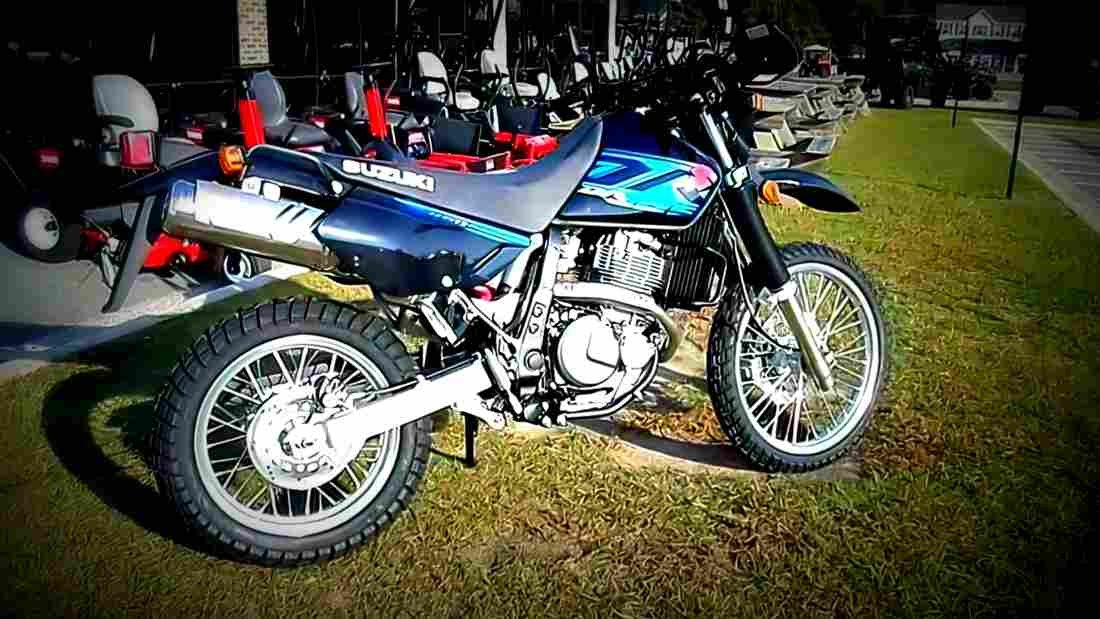 Suzuki DR650S 2017 3 motorbike A4 Photo Print
