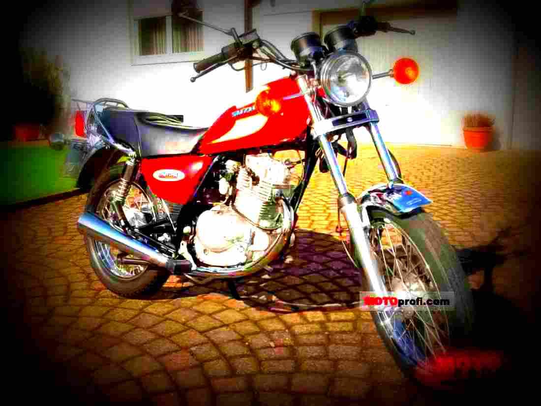 Suzuki GN 125 1999 2 motorbike A4 Photo Print