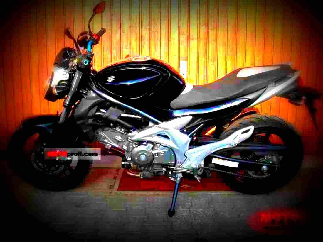 Suzuki GNX 250 E 1982 4 motorbike A4 Photo Print