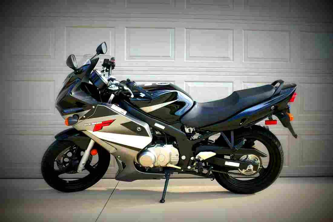 Suzuki GS 500 2009 2 motorbike A4 Photo Print