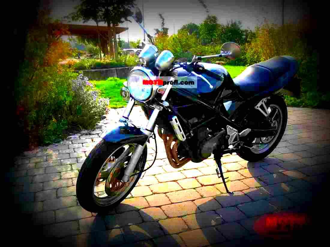 Suzuki GSF 400 Bandit 1993 3 motorbike A4 Photo Print
