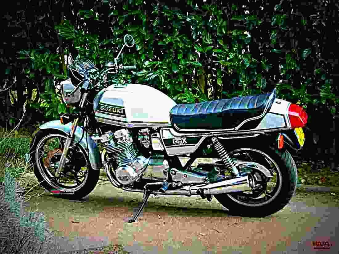 Suzuki GSX 1100 1980 2 motorbike A4 Photo Print