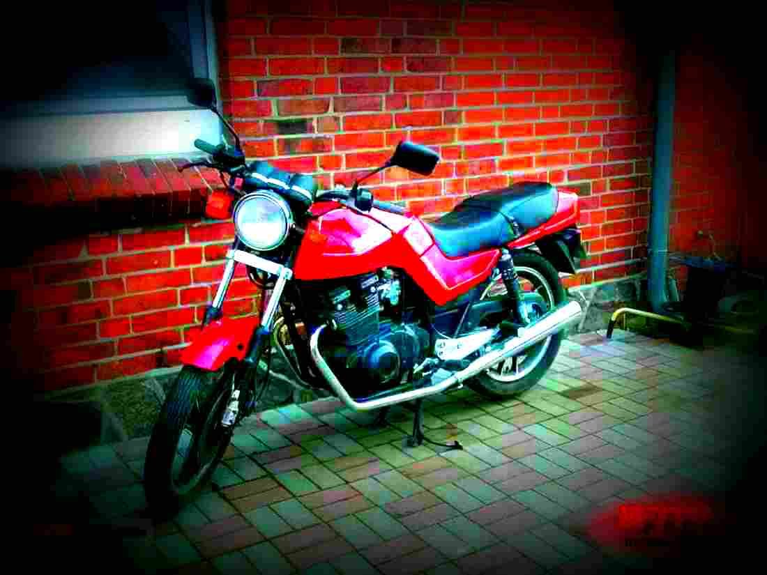 Suzuki GSX 400 S 1985 1 motorbike A4 Photo Print