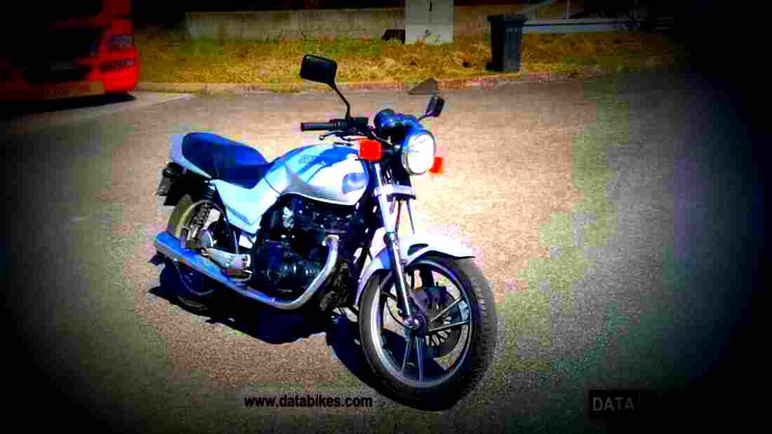 Suzuki GSX 400 S 1987 1 motorbike A4 Photo Print