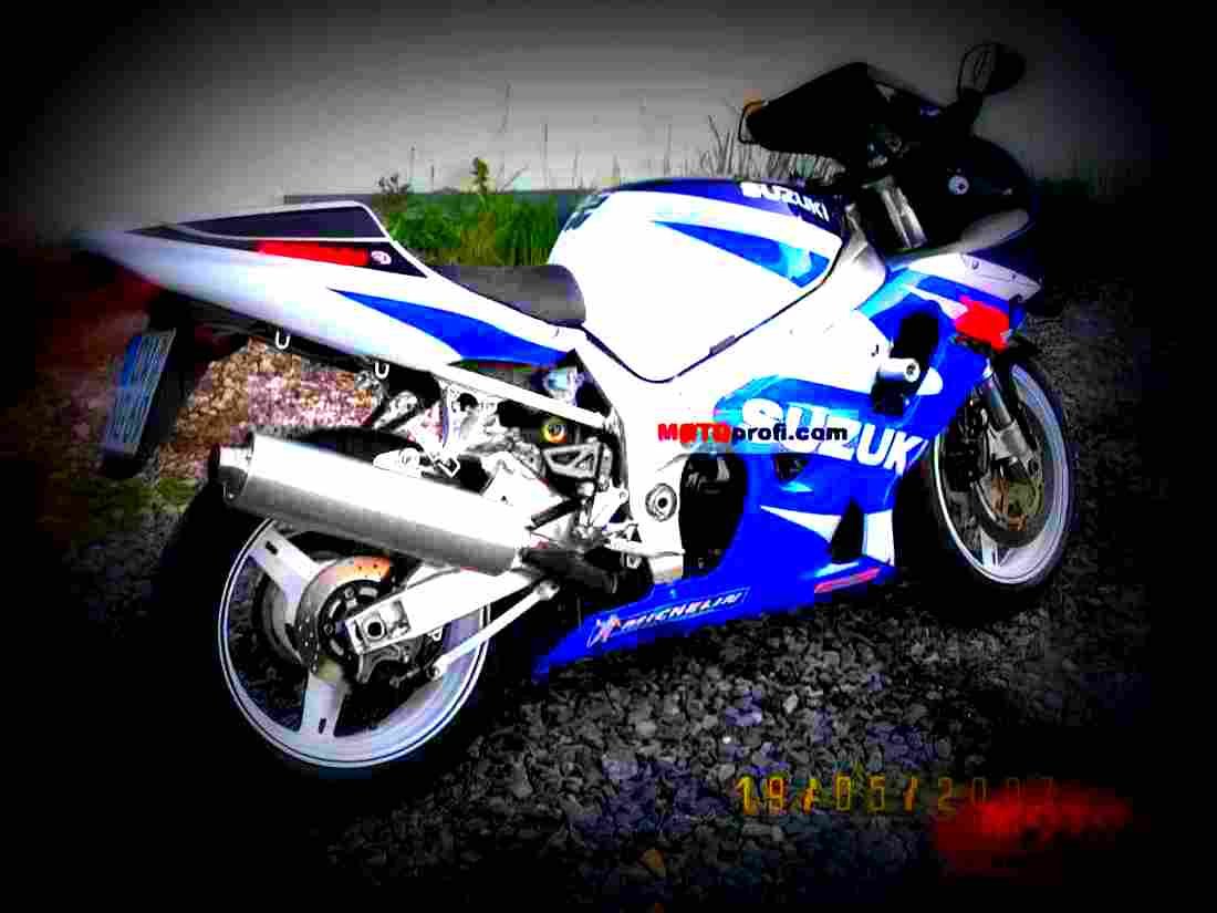 Suzuki GSX 750 2001 6 motorbike A4 Photo Print
