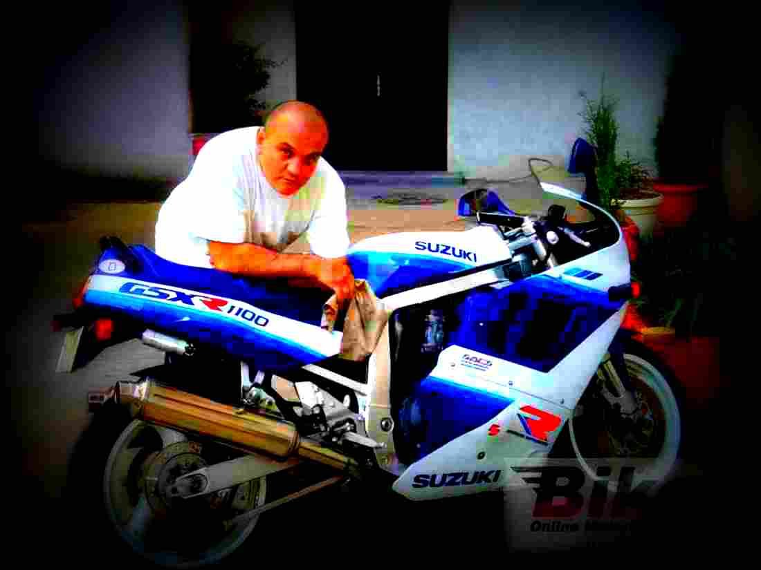 Suzuki GSX R 1100 1990 2 motorbike A4 Photo Print