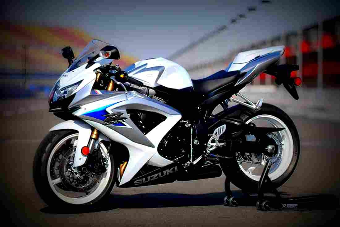 Suzuki GSX R 600 1998 4 motorbike A4 Photo Print