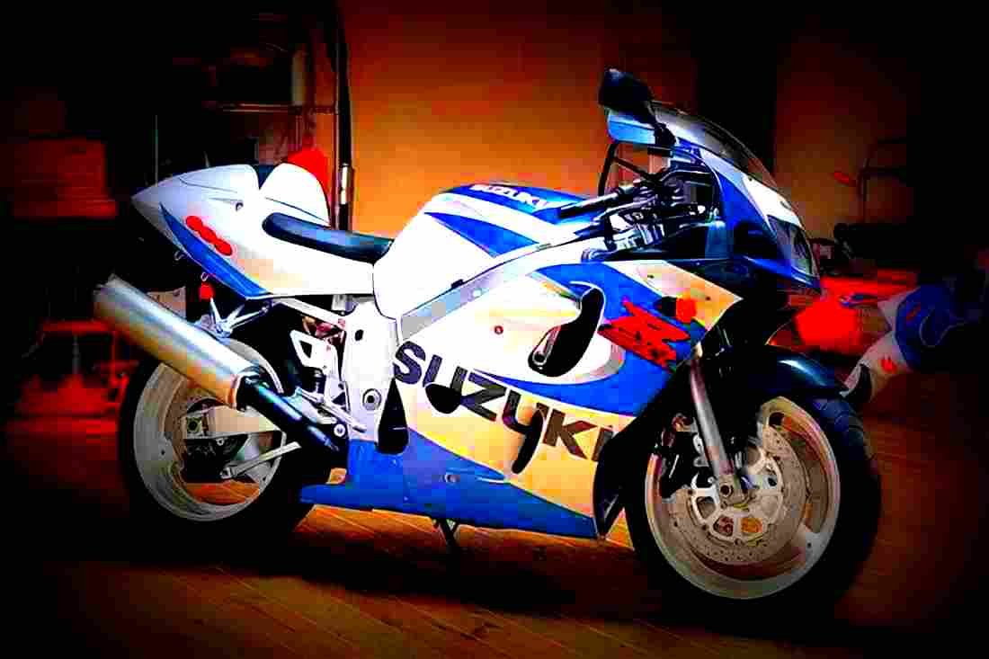 Suzuki GSX R 600 1999 2 motorbike A4 Photo Print