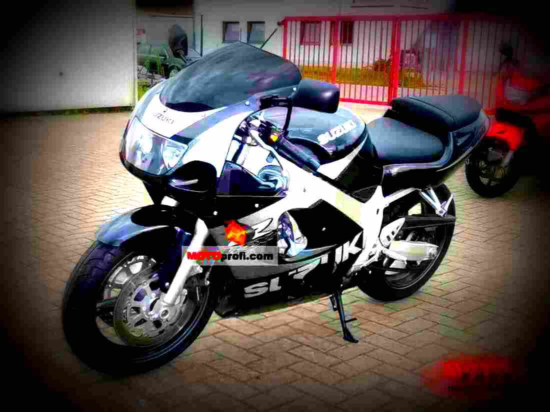 Suzuki GSX R 600 1999 5 motorbike A4 Photo Print