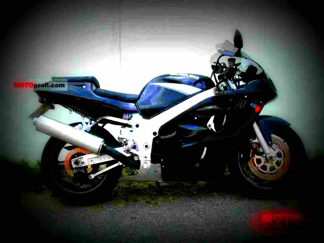 Suzuki GSX R 600 1999 6 motorbike A4 Photo Print
