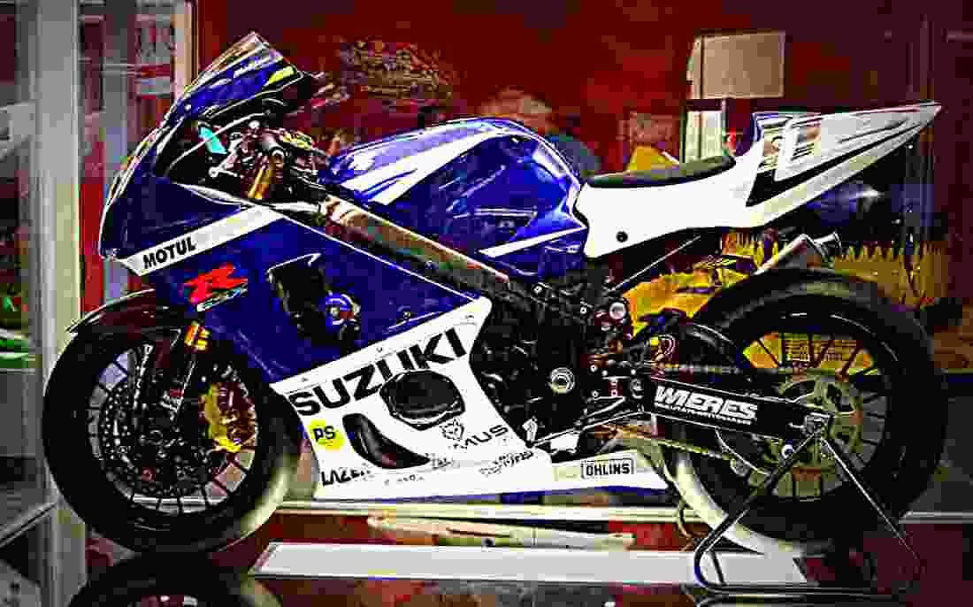 Suzuki GSX R 600 2001 4 motorbike A4 Photo Print