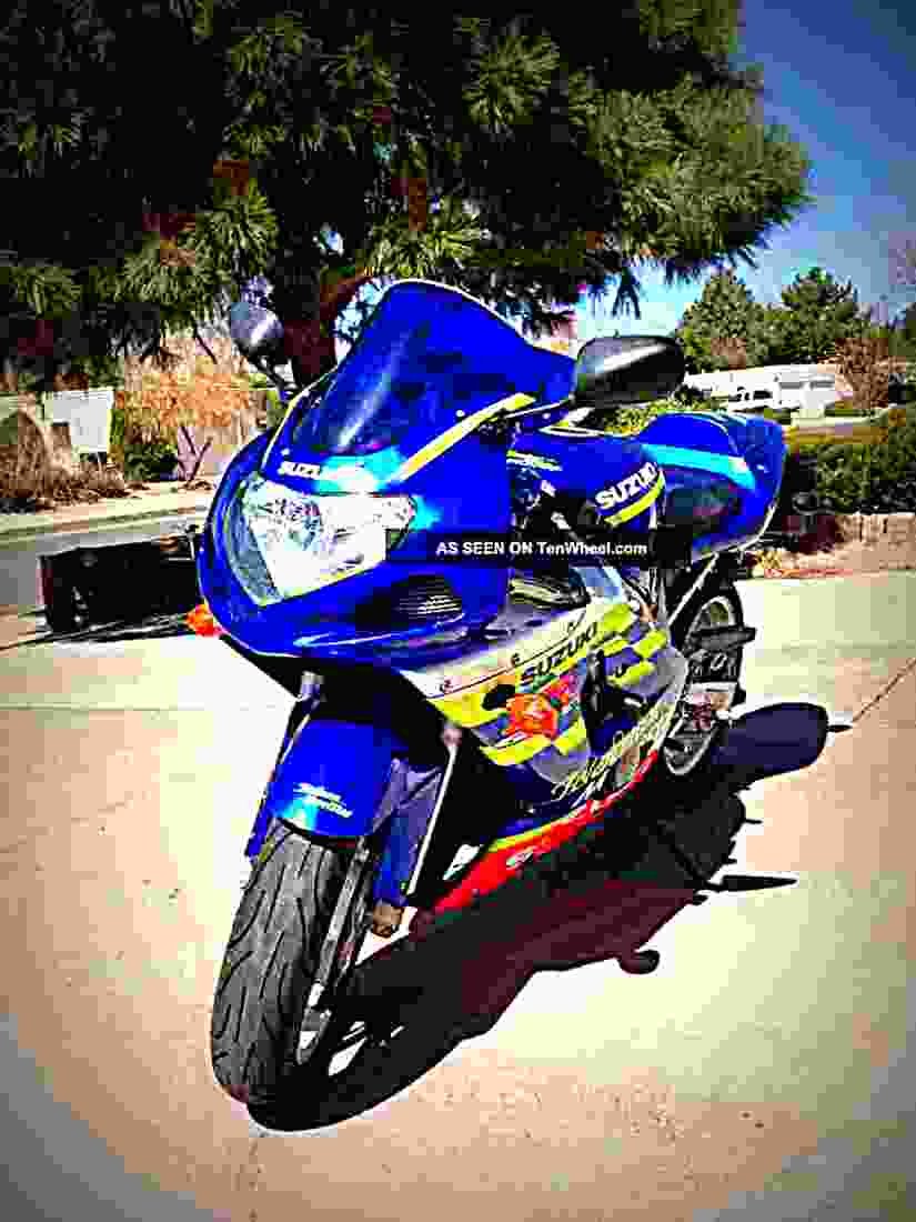 Suzuki GSX R 600 2002 6 motorbike A4 Photo Print