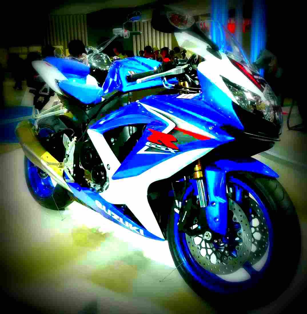 Suzuki GSX R 600 M 2002 3 motorbike A4 Photo Print