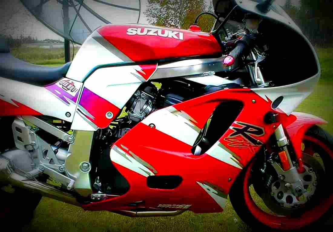 Suzuki GSX R 750 1993 5 motorbike A4 Photo Print