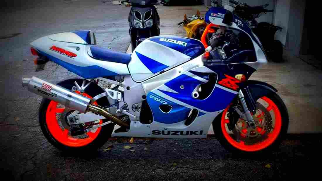 Suzuki GSX R 750 1998 2 motorbike A4 Photo Print