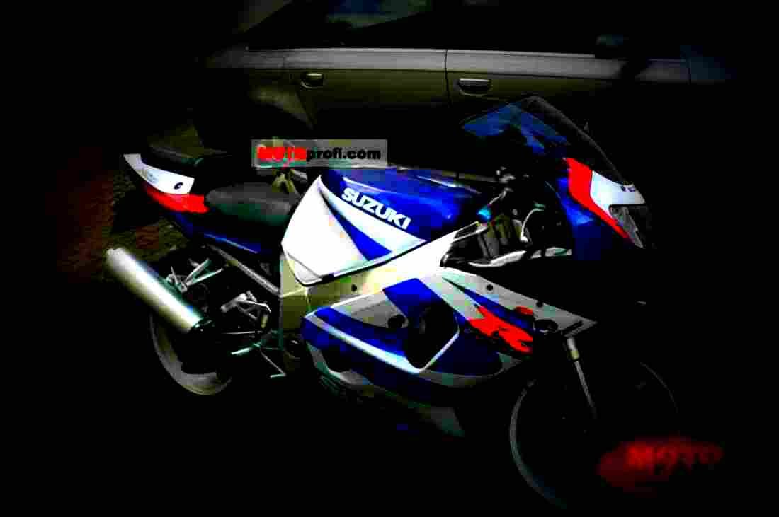 Suzuki GSX R 750 2002 3 motorbike A4 Photo Print