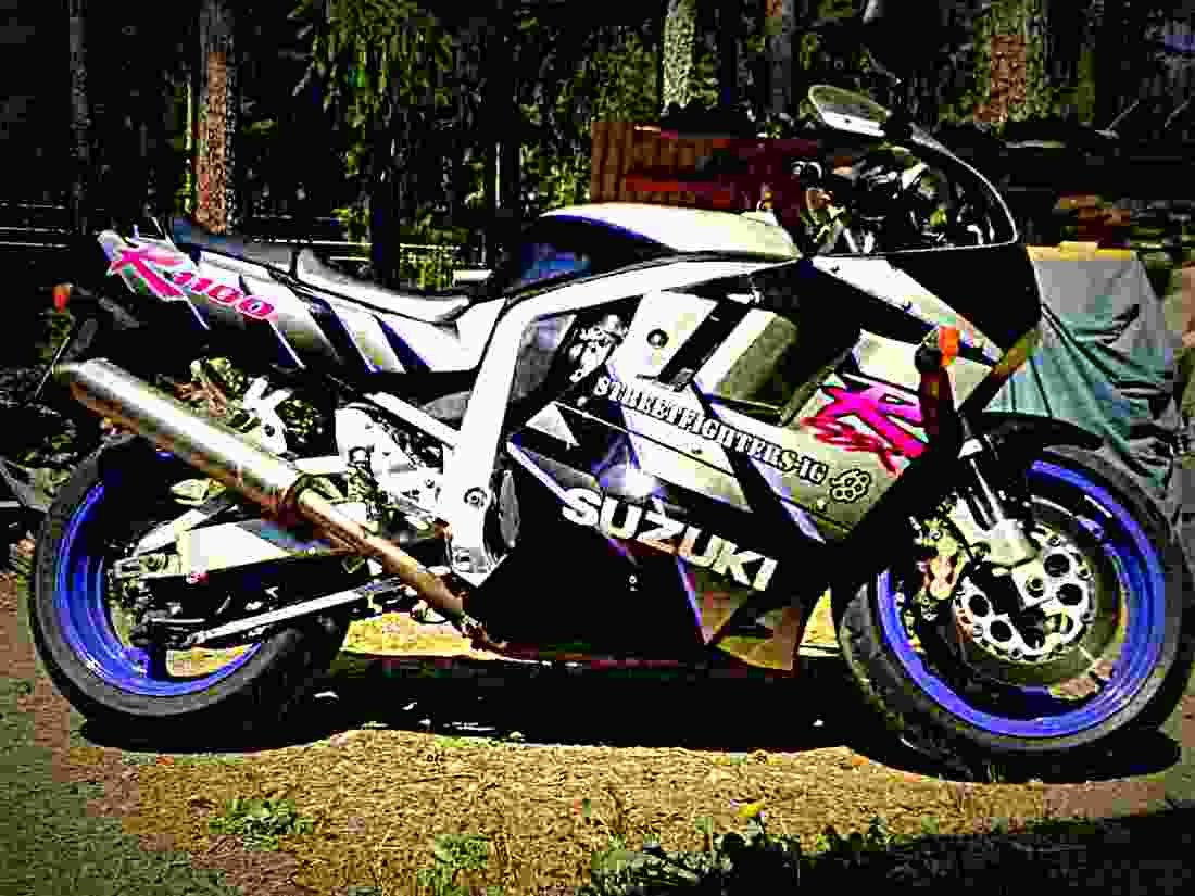 Suzuki GSX R 750 W (reduced effect) 1992 3 motorbike A4 Photo Print