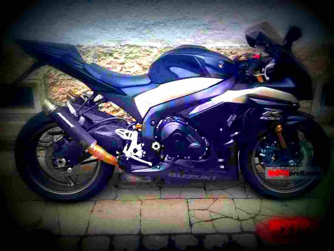 Suzuki GSX R 750 (reduced effect) 1985 5 motorbike A4 Photo Print