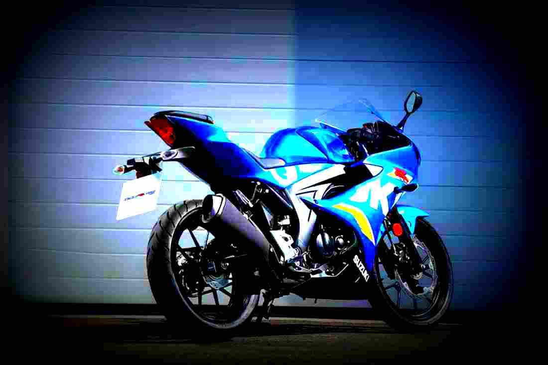 Suzuki GSX R125 2017 3 motorbike A4 Photo Print