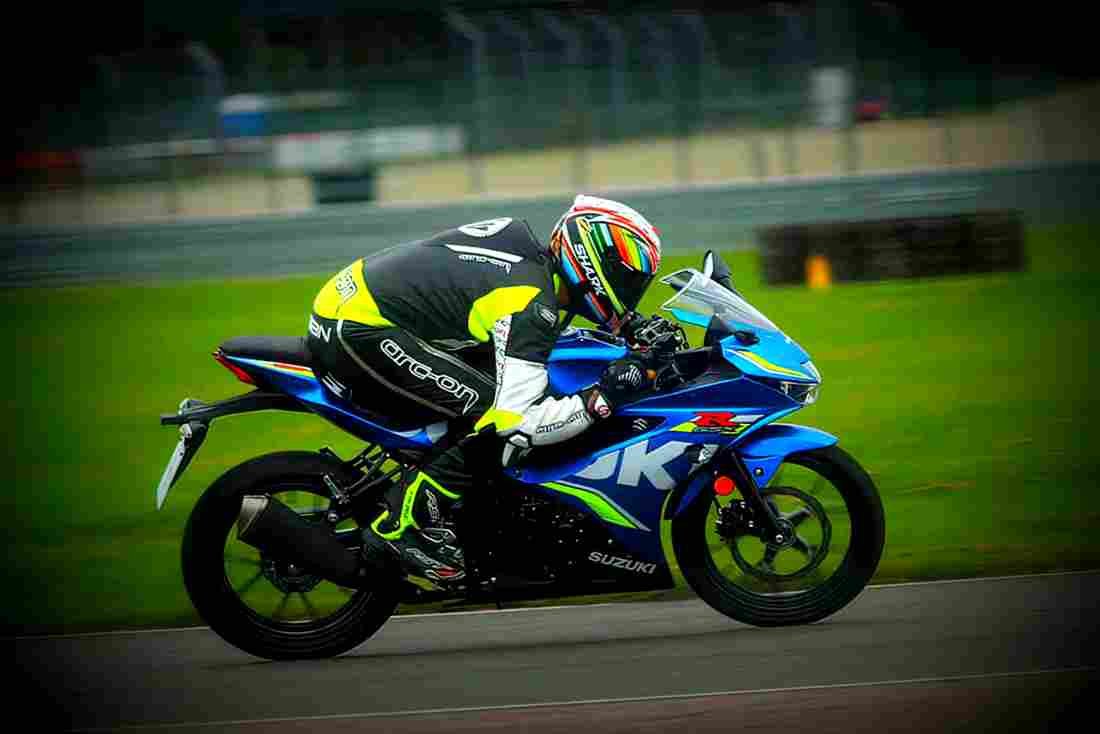 Suzuki GSX R125 2018 3 motorbike A4 Photo Print