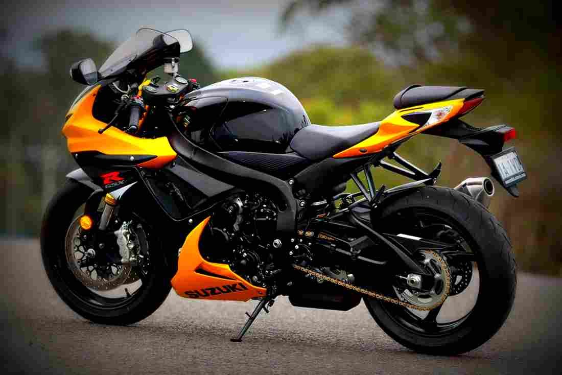 Suzuki GSX R750 2017 3 motorbike A4 Photo Print