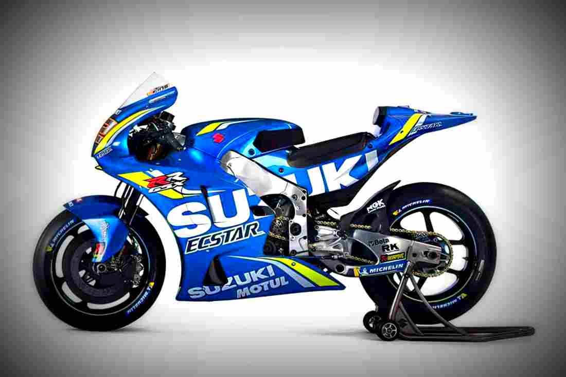 Suzuki GSX RR 2018 4 motorbike A4 Photo Print
