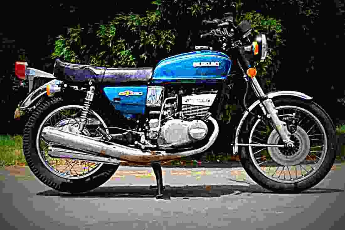 Suzuki GT 380 1976 4 motorbike A4 Photo Print