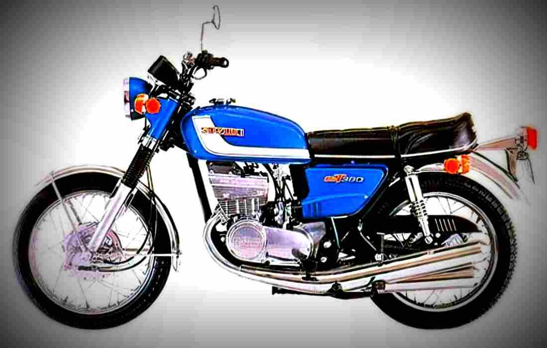 Suzuki GT 380 J 1972 1 motorbike A4 Photo Print