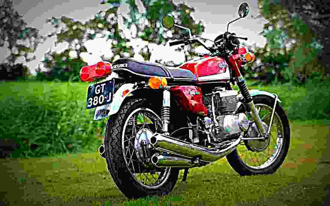 Suzuki GT 380 J 1972 5 motorbike A4 Photo Print