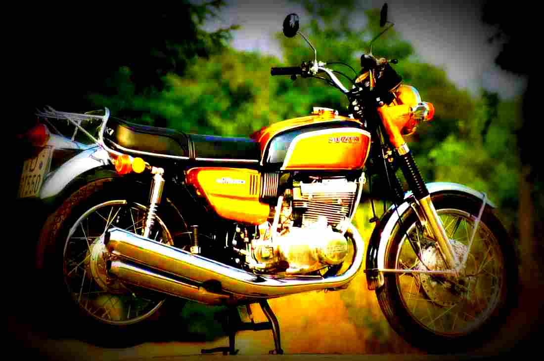 Suzuki GT 550 J 1972 3 motorbike A4 Photo Print