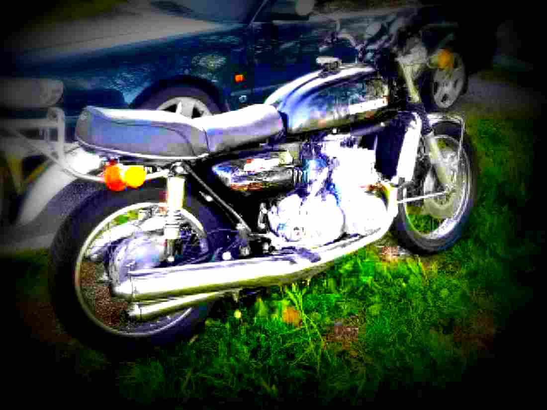 Suzuki GT 750 1974 5 motorbike A4 Photo Print