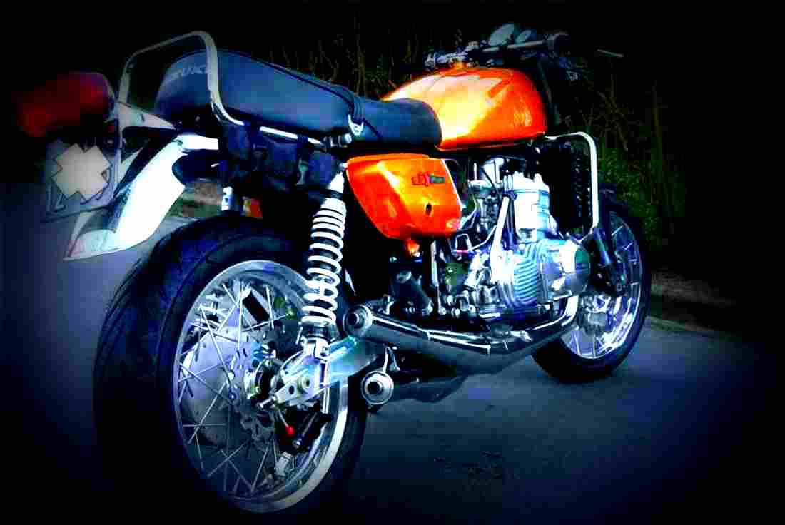 Suzuki GT 750 1975 4 motorbike A4 Photo Print