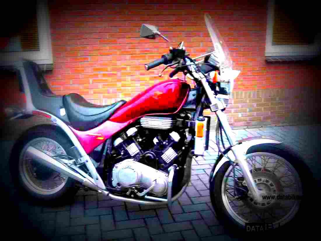 Suzuki GV 700 Madura 1985 2 motorbike A4 Photo Print
