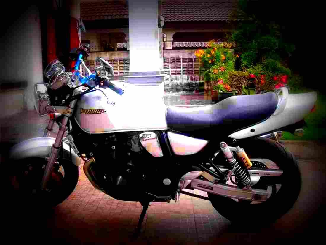 Suzuki Inazuma 400 2002 1 motorbike A4 Photo Print