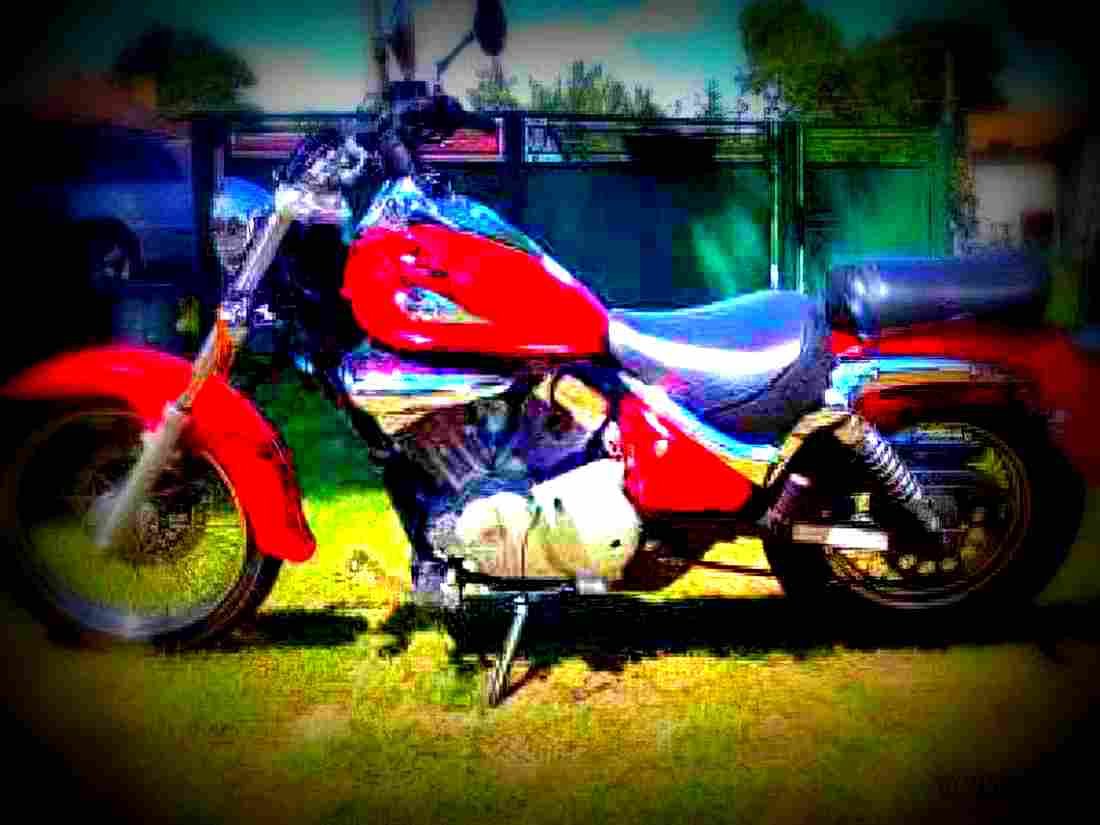 Suzuki Intruder 125 2000 2 motorbike A4 Photo Print