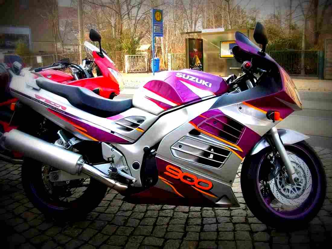Suzuki RF 900 RS2 1995 3 motorbike A4 Photo Print