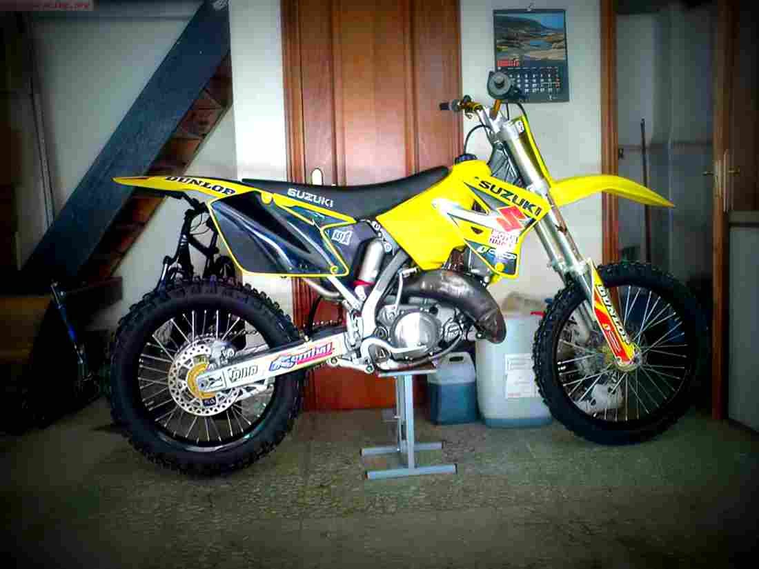 Suzuki RM 125 2002 1 motorbike A4 Photo Print