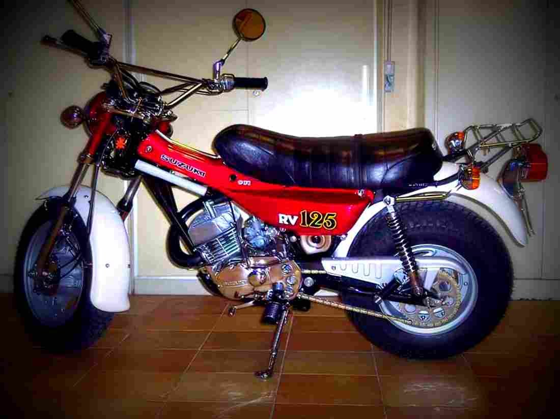 Suzuki RV 125 1981 6 motorbike A4 Photo Print