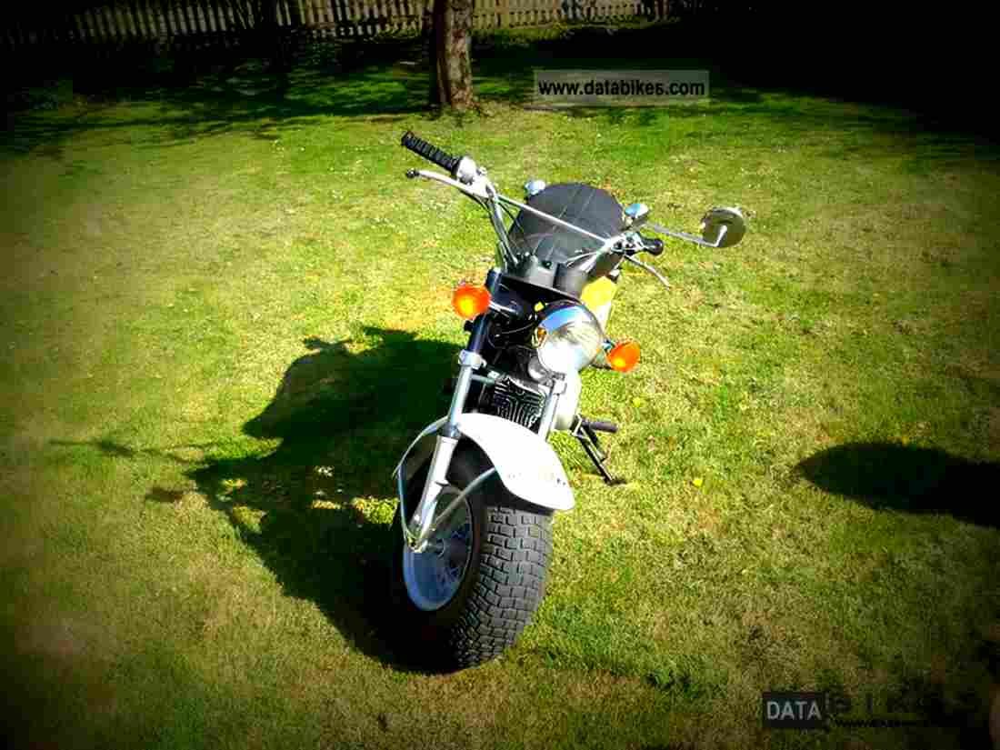 Suzuki RV 90 1981 4 motorbike A4 Photo Print