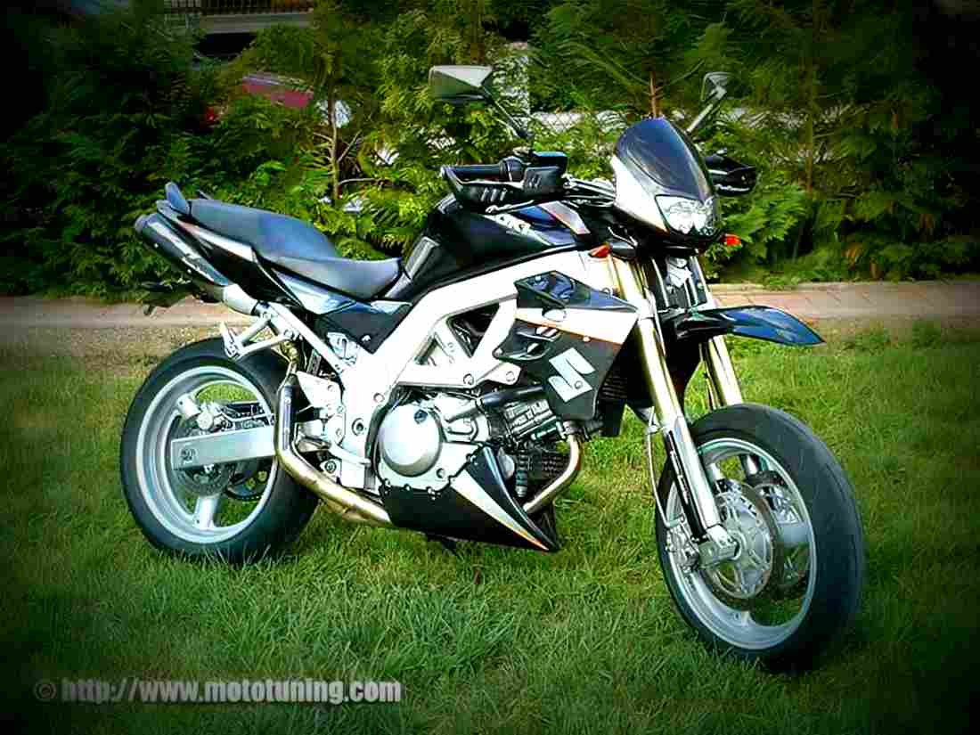 Suzuki SV 650 2001 3 motorbike A4 Photo Print