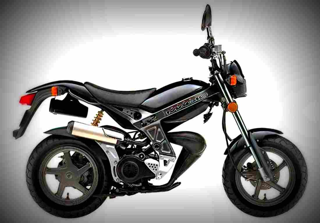 Suzuki Street Magic TR50 TR50 1 motorbike A4 Photo Print