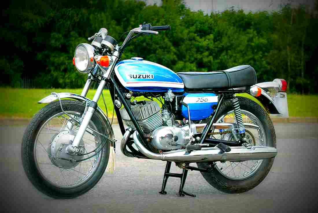 Suzuki T 20 1970 2 motorbike A4 Photo Print