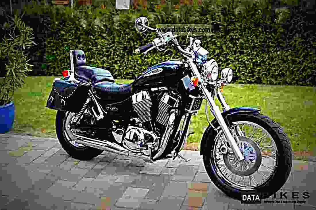 Suzuki VS 1400 GLP Intruder 2001 3 motorbike A4 Photo Print