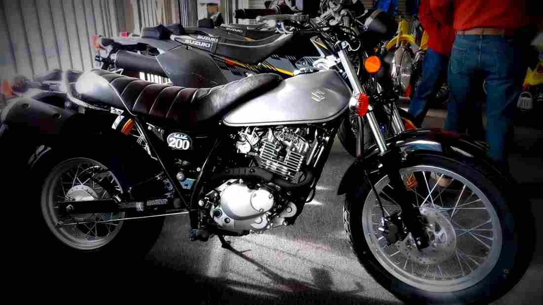 Suzuki VanVan 125 2018 3 motorbike A4 Photo Print