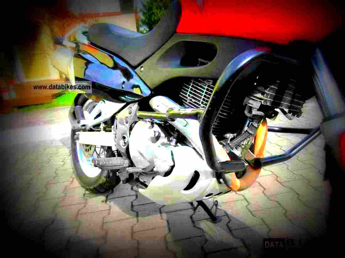 Suzuki XF 650 Freewind 2001 3 motorbike A4 Photo Print