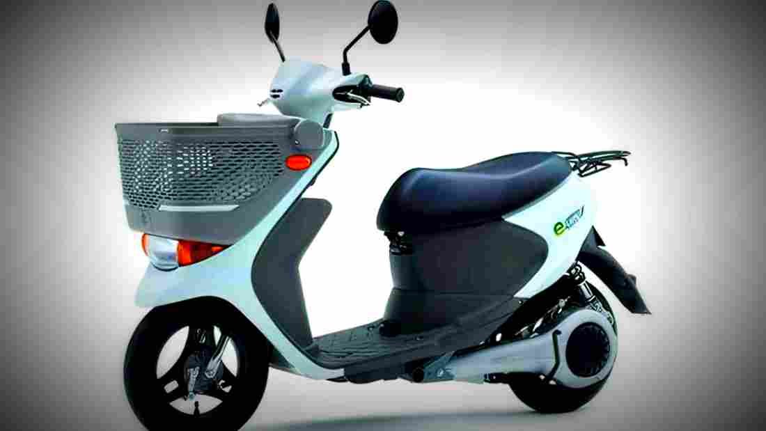 Suzuki e Lets 2018 2 motorbike A4 Photo Print
