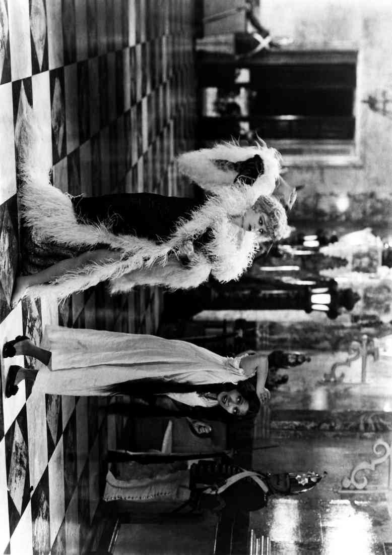 Swanson Gloria Queen Kelly 1 A4 Photo Print