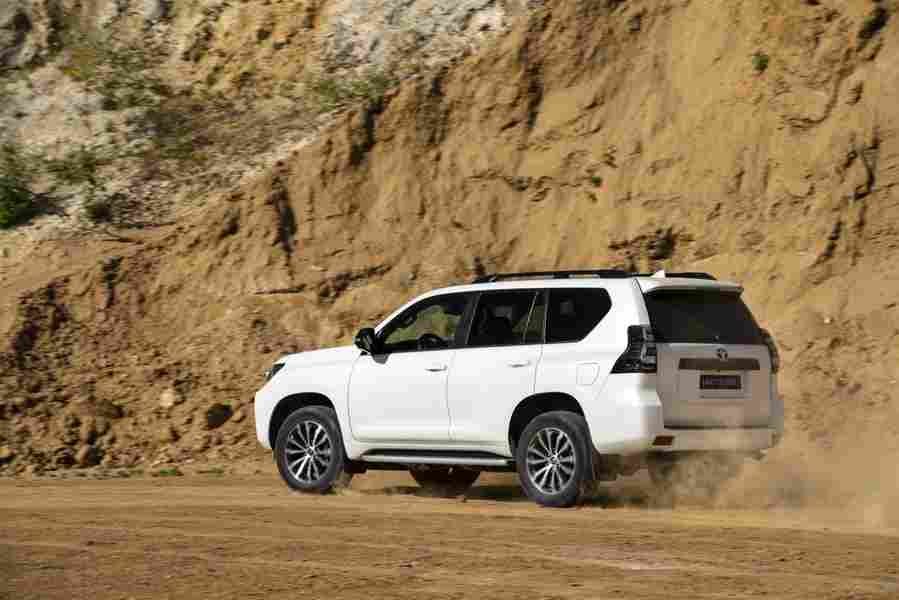TOYOTA Land Cruiser 6917 65 Car A4 Photo Print